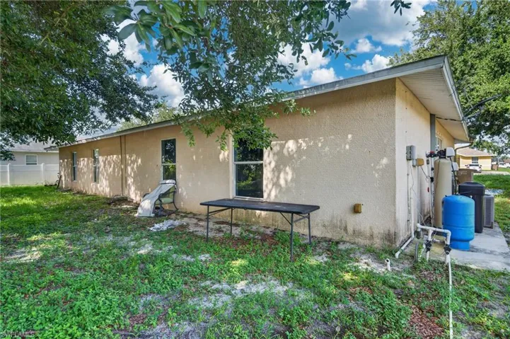 1133/1135 Gordon Ave S, Lehigh Acres, Florida 33973