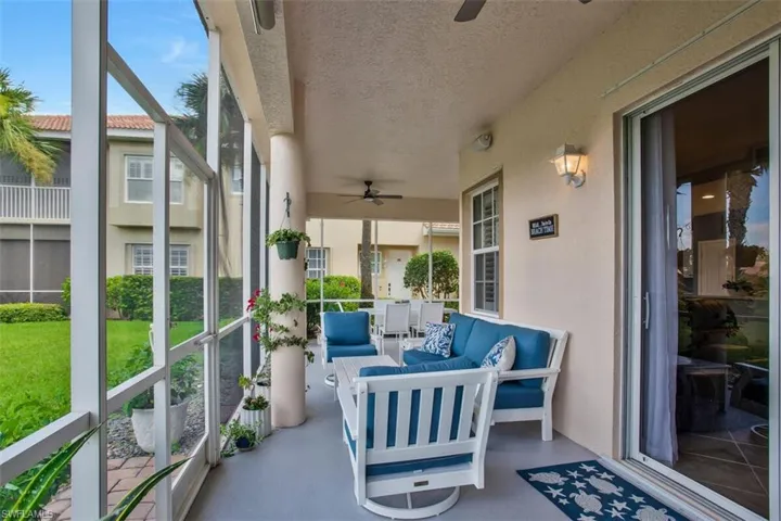 Sunroom with ceiling fan