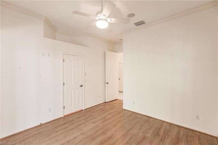 Rear side bedroom