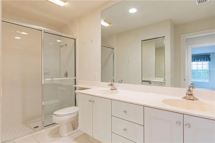 Dual Sinks, Shower Only, Linen Closet