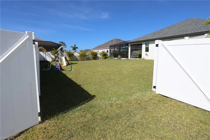 2320 Nw 36th Pl, Cape Coral, Florida 33993