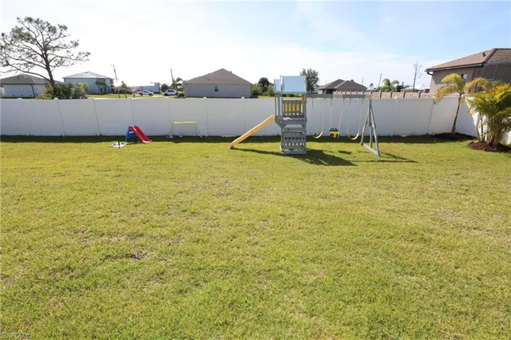 2320 Nw 36th Pl, Cape Coral, Florida 33993