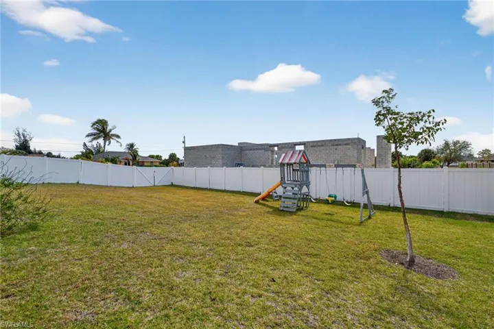2320 Nw 36th Pl, Cape Coral, Florida 33993