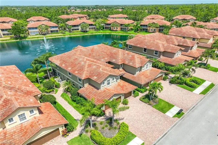 6626  Alden Woods  CIR, Naples, FL 34113