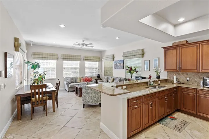 6626  Alden Woods  CIR, Naples, FL 34113