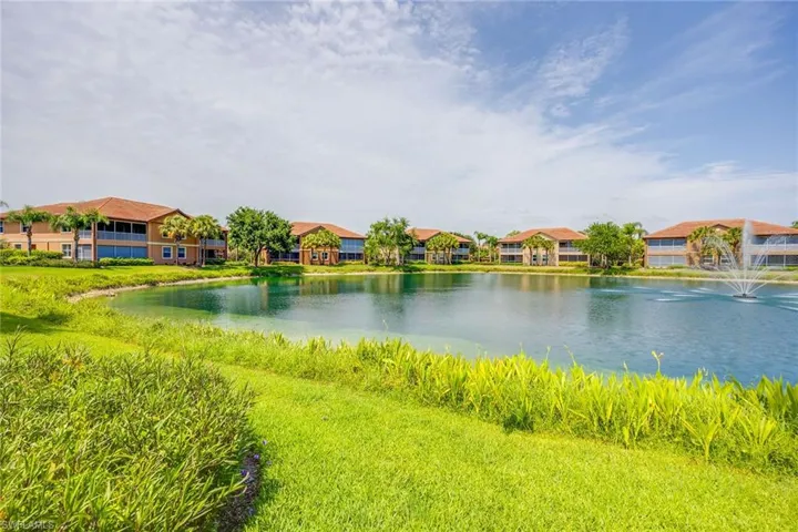 6626  Alden Woods  CIR, Naples, FL 34113