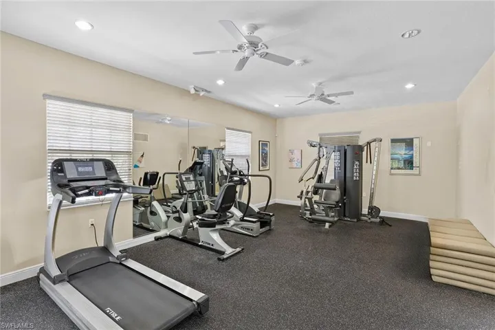 6626  Alden Woods  CIR, Naples, FL 34113