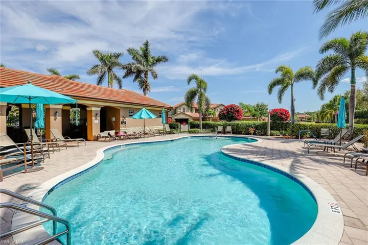 6626  Alden Woods  CIR, Naples, FL 34113