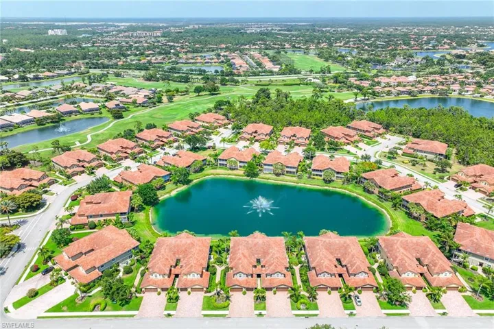 6626  Alden Woods  CIR, Naples, FL 34113