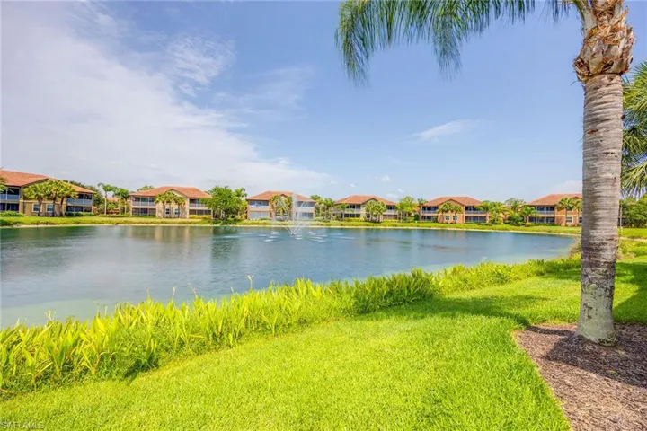 6626  Alden Woods  CIR, Naples, FL 34113