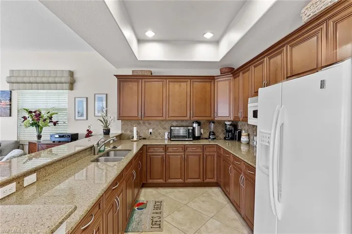 6626  Alden Woods  CIR, Naples, FL 34113