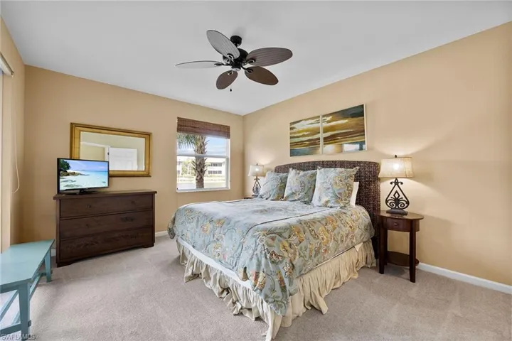 6626  Alden Woods  CIR, Naples, FL 34113