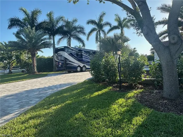 4721  Chariot  CT, Naples, FL 34114