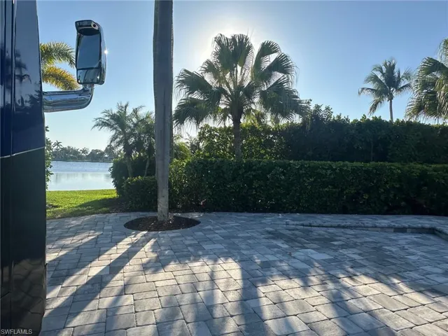 4721  Chariot  CT, Naples, FL 34114