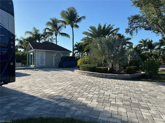 4721  Chariot  CT, Naples, FL 34114