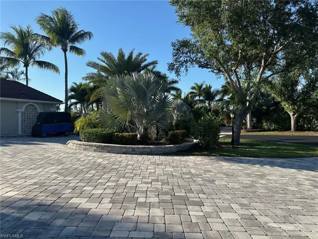 4721  Chariot  CT, Naples, FL 34114