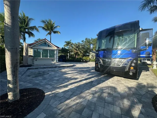 4721  Chariot  CT, Naples, FL 34114
