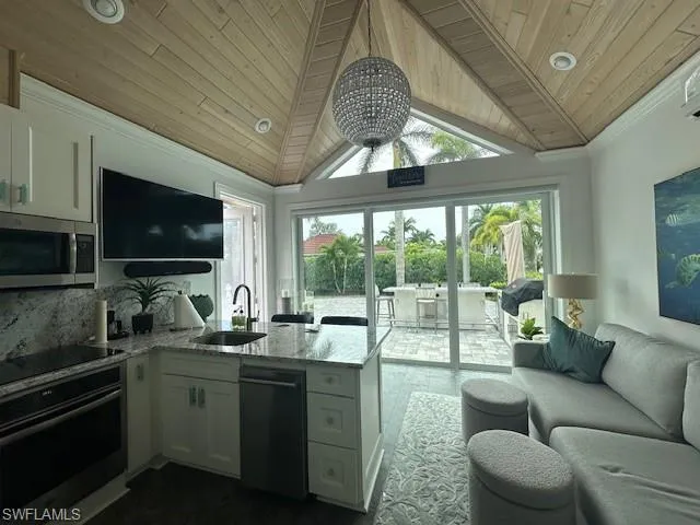 4721  Chariot  CT, Naples, FL 34114