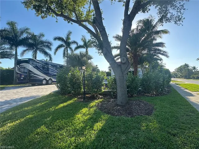 4721  Chariot  CT, Naples, FL 34114