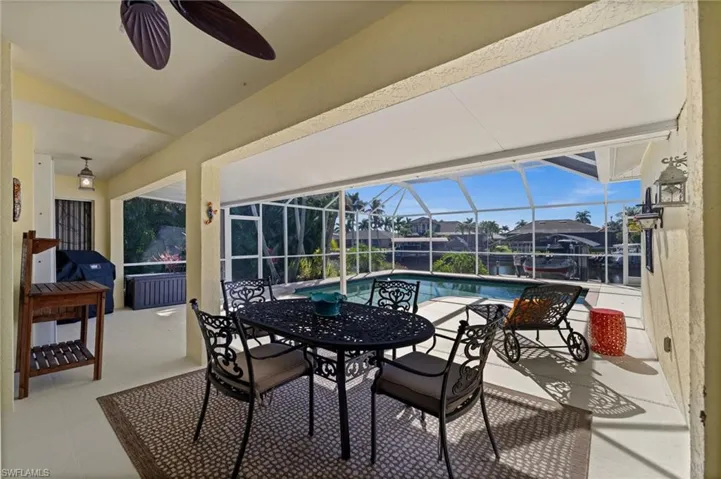 Covered lanai for outdoor dining
