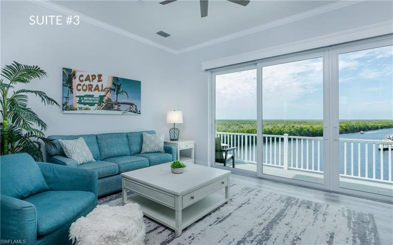 SUITE #3 GREAT ROOM & PRIVATE BALCONY