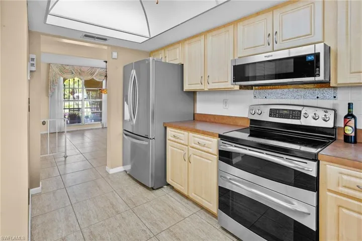 711 Mirror Lakes Dr, Lehigh Acres, Florida 33974
