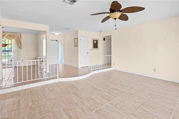 711 Mirror Lakes Dr, Lehigh Acres, Florida 33974