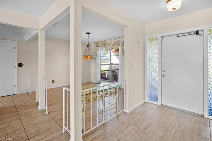 711 Mirror Lakes Dr, Lehigh Acres, Florida 33974