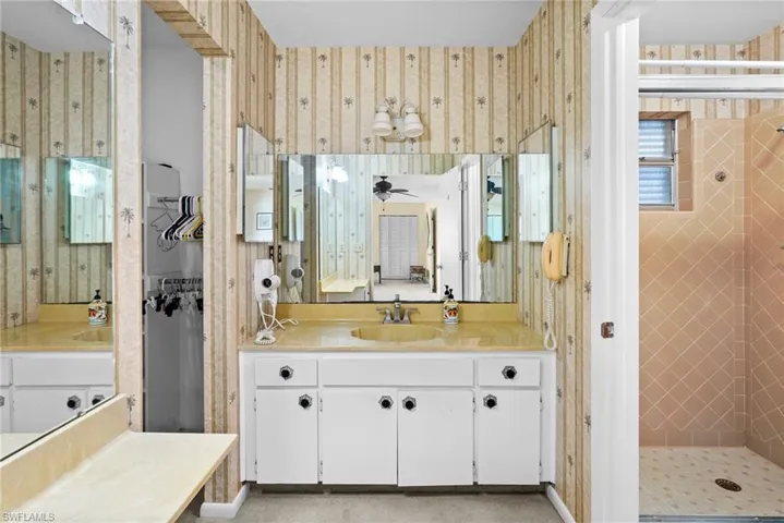 711 Mirror Lakes Dr, Lehigh Acres, Florida 33974