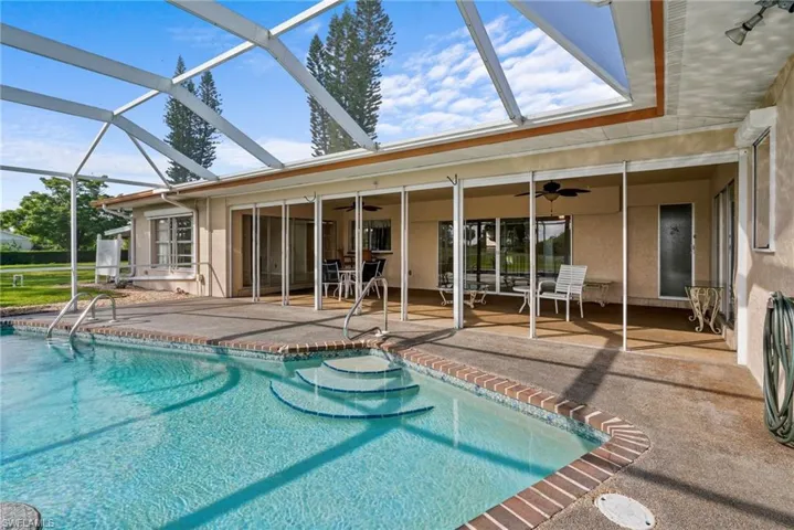 711 Mirror Lakes Dr, Lehigh Acres, Florida 33974