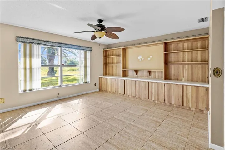 711 Mirror Lakes Dr, Lehigh Acres, Florida 33974