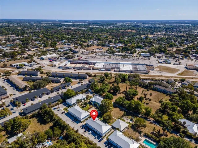 Aerial view of property and surrounding area