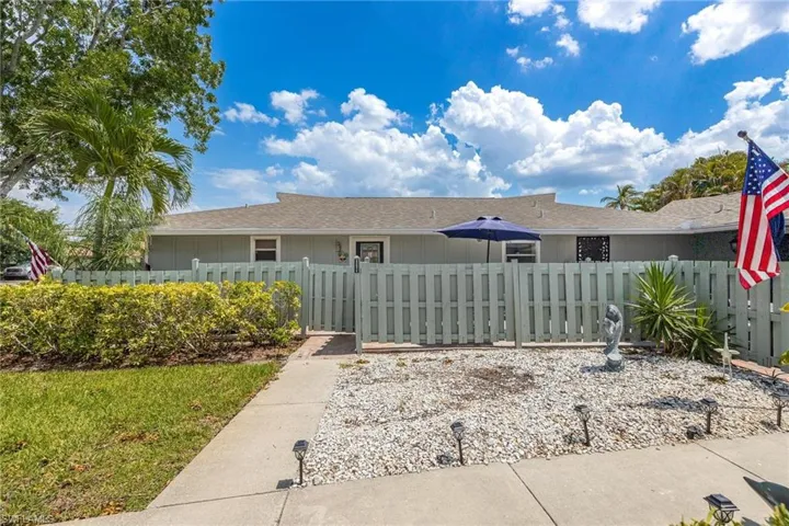 4263  Island  CIR, Fort Myers, FL 33919