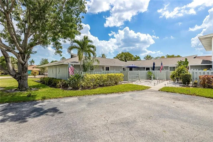 4263  Island  CIR, Fort Myers, FL 33919