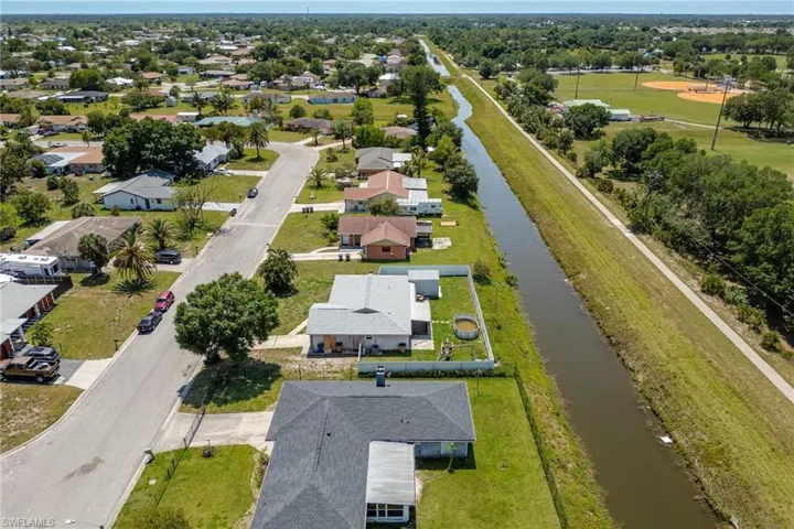 112  Airview  AVE, Lehigh Acres, FL 33936