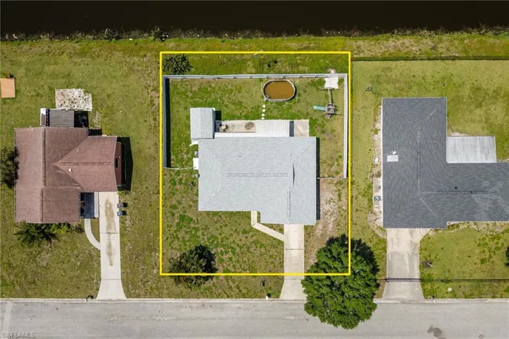 112  Airview  AVE, Lehigh Acres, FL 33936