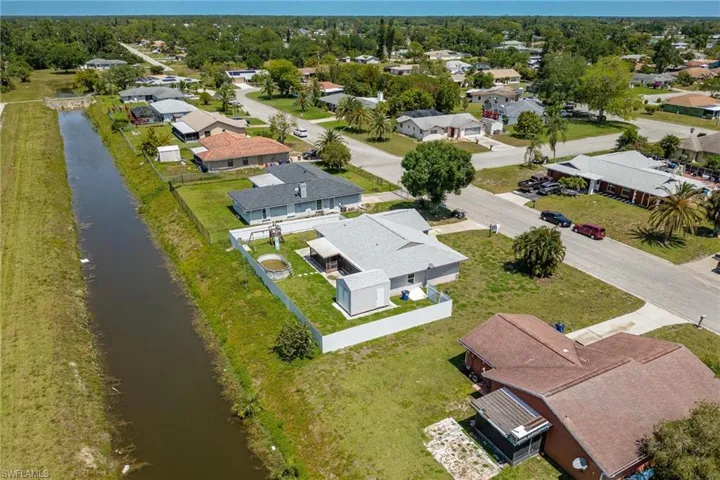 112  Airview  AVE, Lehigh Acres, FL 33936