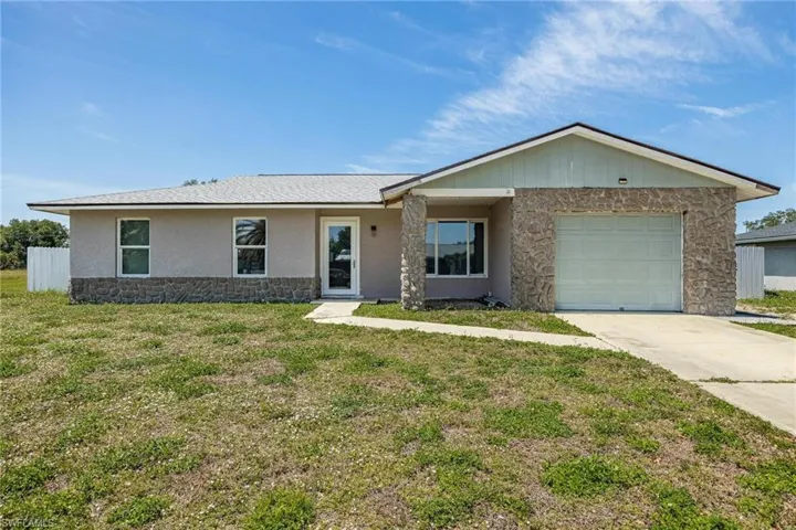 112  Airview  AVE, Lehigh Acres, FL 33936
