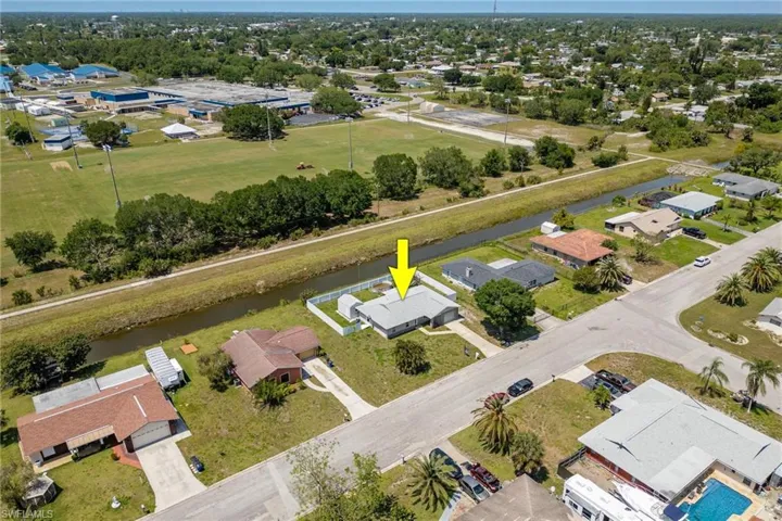 112  Airview  AVE, Lehigh Acres, FL 33936