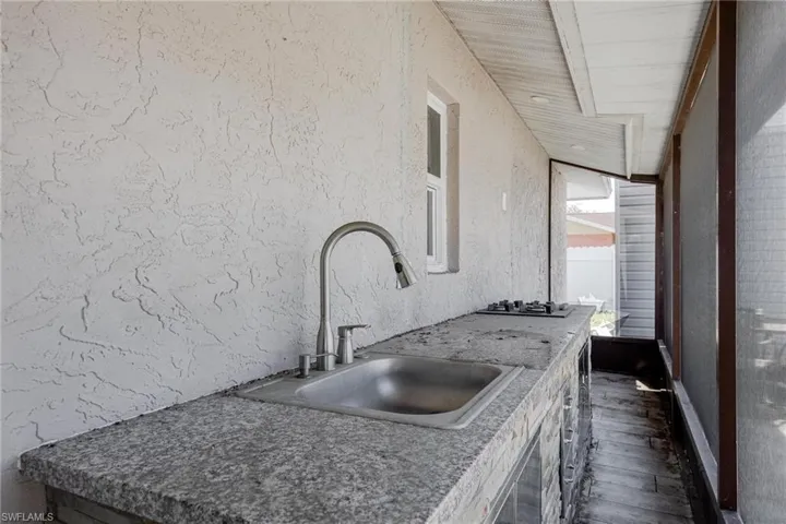 112  Airview  AVE, Lehigh Acres, FL 33936