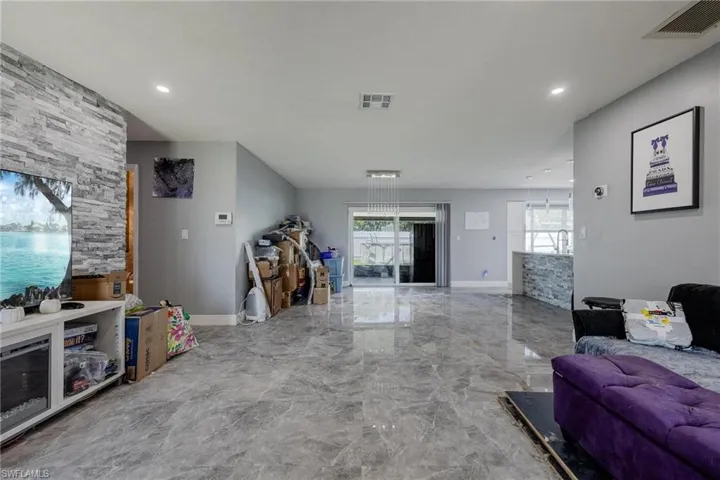 112  Airview  AVE, Lehigh Acres, FL 33936