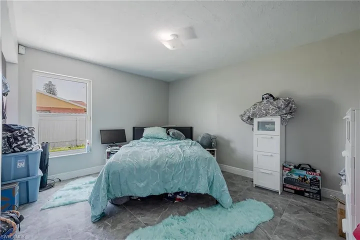 112  Airview  AVE, Lehigh Acres, FL 33936
