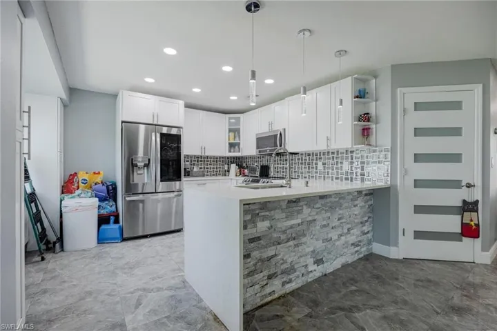 112  Airview  AVE, Lehigh Acres, FL 33936