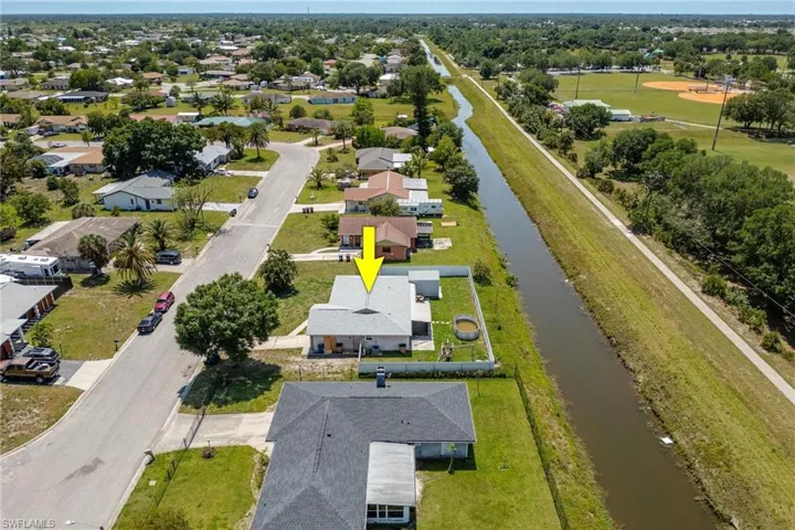 112  Airview  AVE, Lehigh Acres, FL 33936