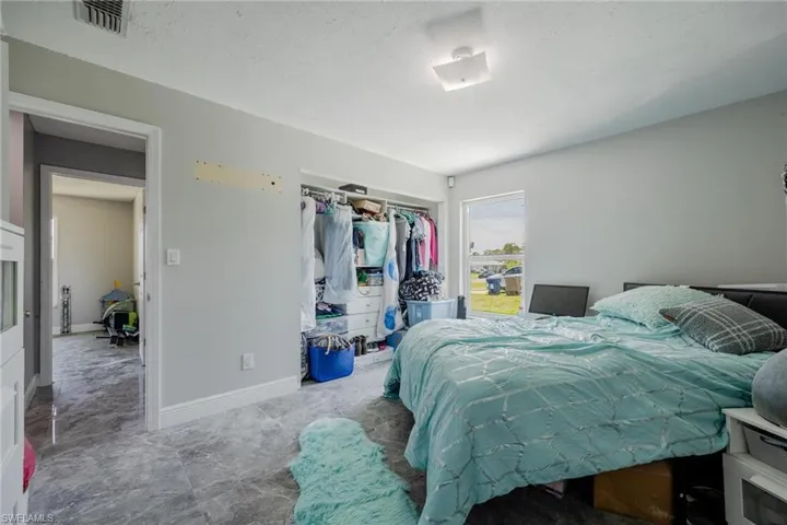 112  Airview  AVE, Lehigh Acres, FL 33936