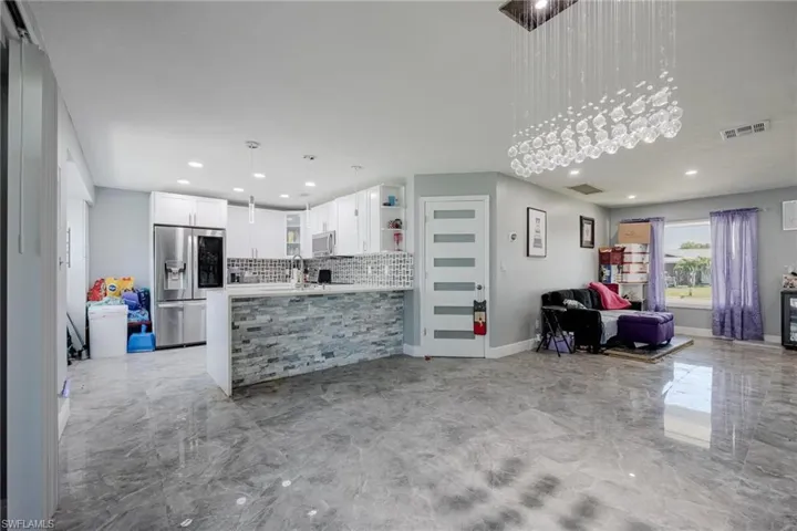 112  Airview  AVE, Lehigh Acres, FL 33936