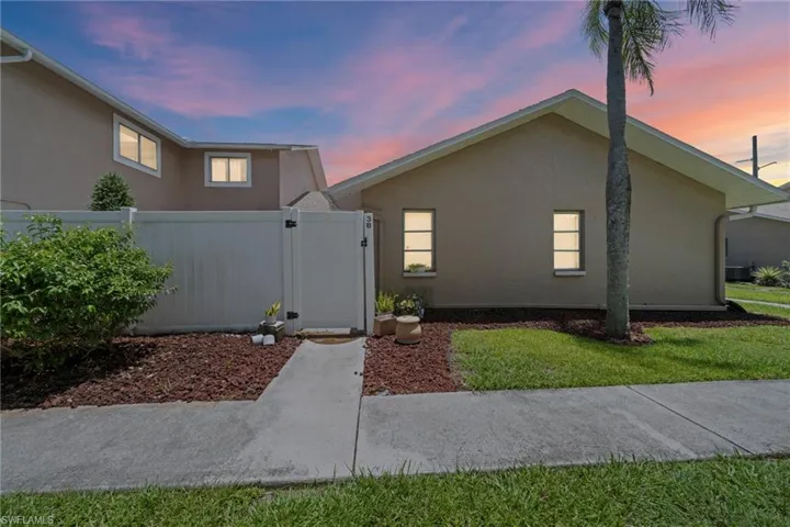 1111 SE 8th  TER, Cape Coral, FL 33990