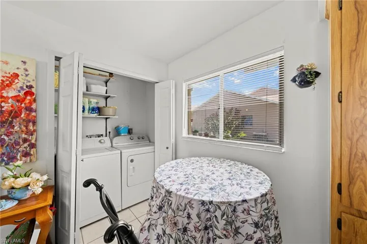 1111 SE 8th  TER, Cape Coral, FL 33990