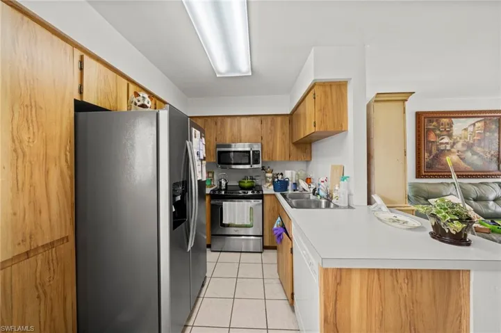 1111 SE 8th  TER, Cape Coral, FL 33990