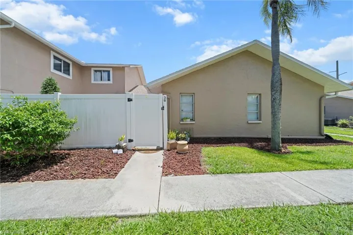 1111 SE 8th  TER, Cape Coral, FL 33990
